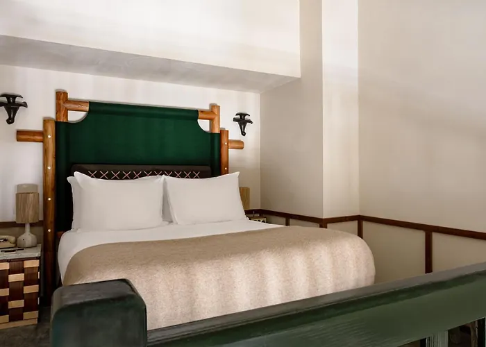 L'aigle Des Neiges 4*